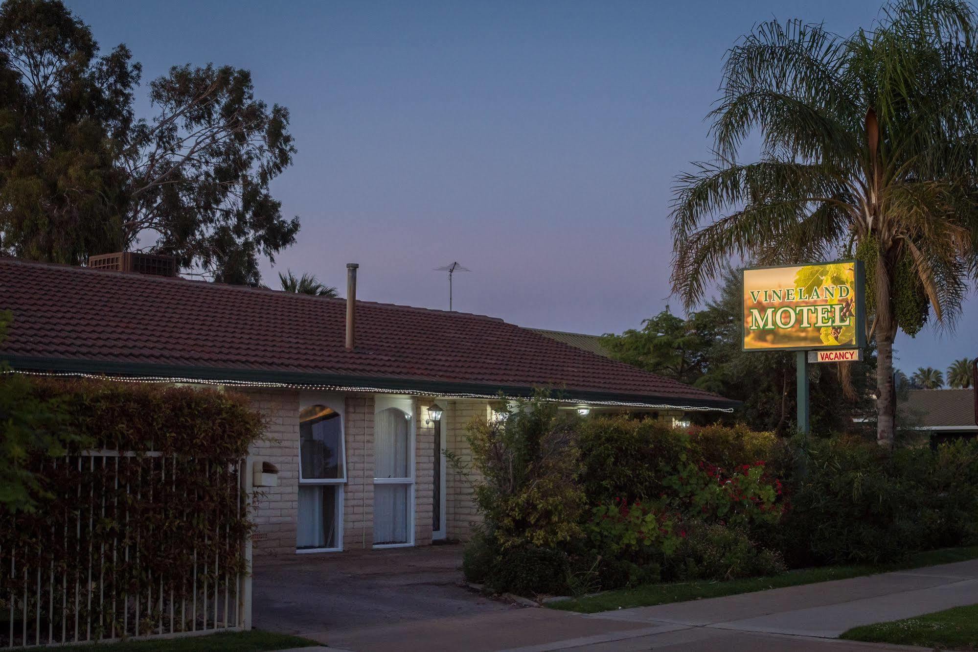 Vineland Motel Mildura Bagian luar foto